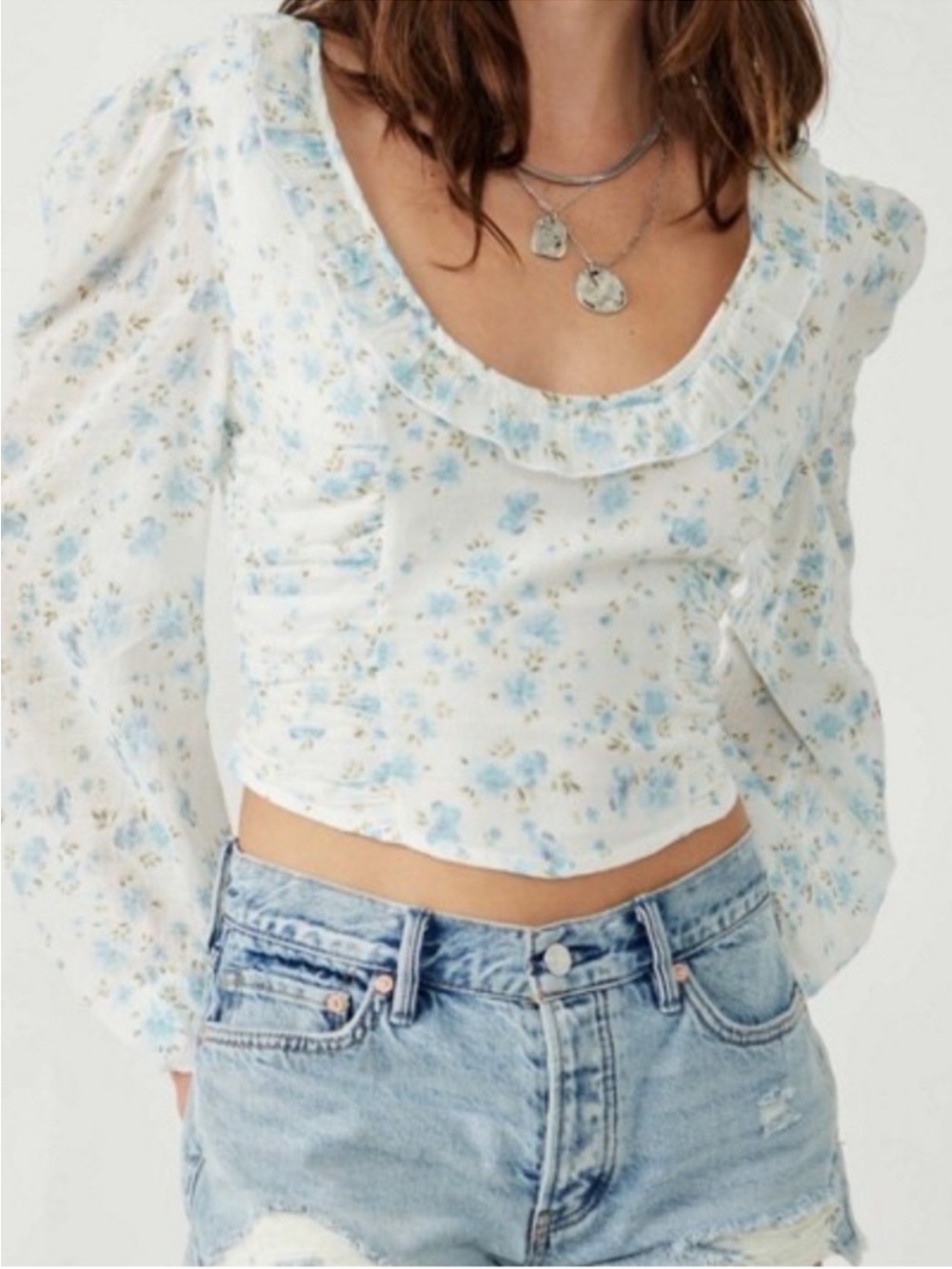 Floral Ruffle Scoop-Neck Crop Top in White and Light Blue
